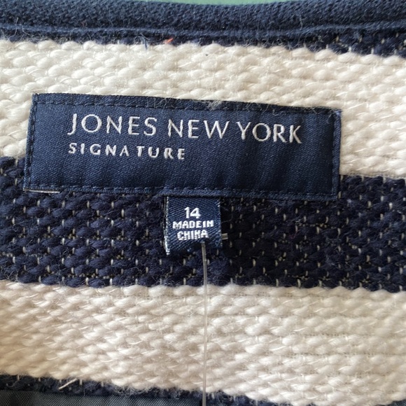 Woman’s Jones New York Signature Nautical striped double breasted Blazer. - Picture 5 of 9